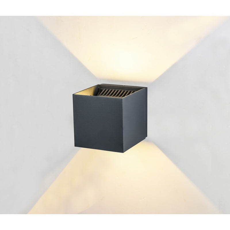 Avenue Lighting Avenue Outdoor LED 8" Outdoor Sconce, Black