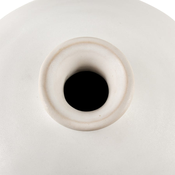 Atlas Lighting Faye Medium Vase, White