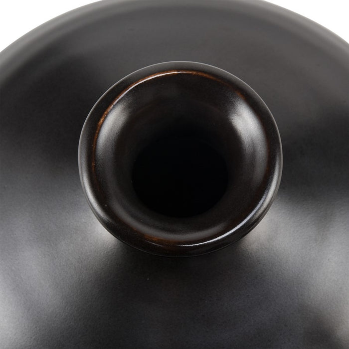 Atlas Lighting Faye Medium Vase, Black