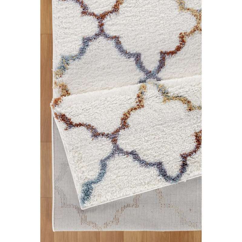 Conrad Home Cozy Shag 5'3' x 7' Shag Rug, Ivory Quatrefoil Trellis