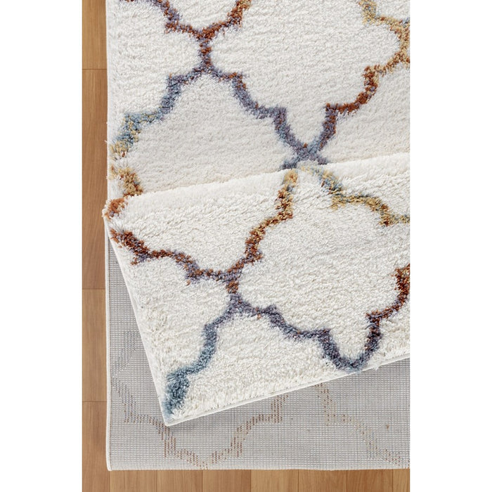 Conrad Home Cozy Shag 5'3' x 7' Shag Rug, Ivory Quatrefoil Trellis