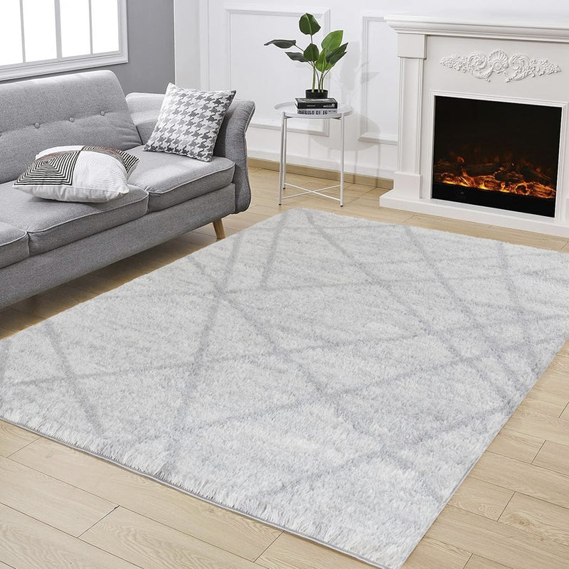 Conrad Home Cozy Shag 5'3' x 7' Shag Area Rug, Grey Geometric