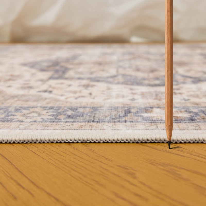 Haus Appeal Hamford 8x10 Ivory Area Rug