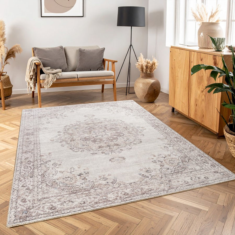 Haus Appeal Mansion 5'3'' x 7'3'' Area Rug, Ivory