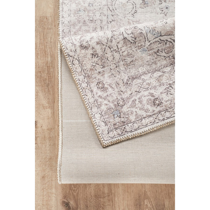 Haus Appeal Mansion 5'3'' x 7'3'' Area Rug, Ivory