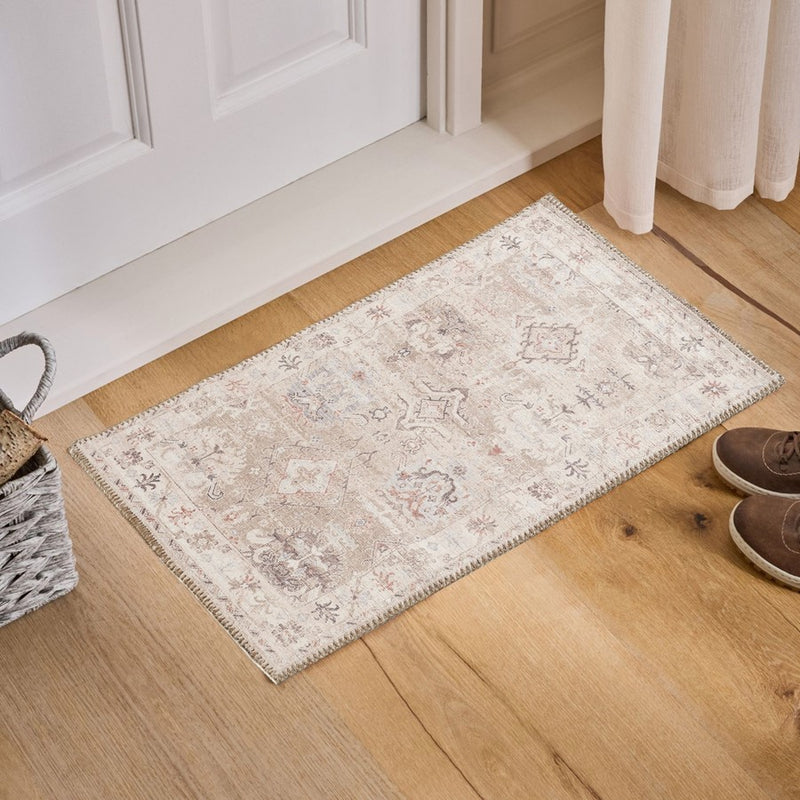 Haus Appeal Mansion 2' x 3' Area Rug, Gold