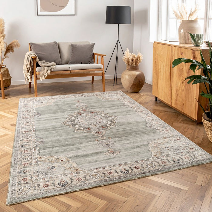 Haus Appeal Legend 5'3'' x 7'3'' Area Rug, Green
