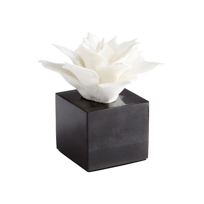 Cyan Design Medium Calendine Sculpture, White