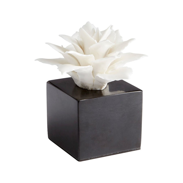 Cyan Design Large Calendine Sculpture, White