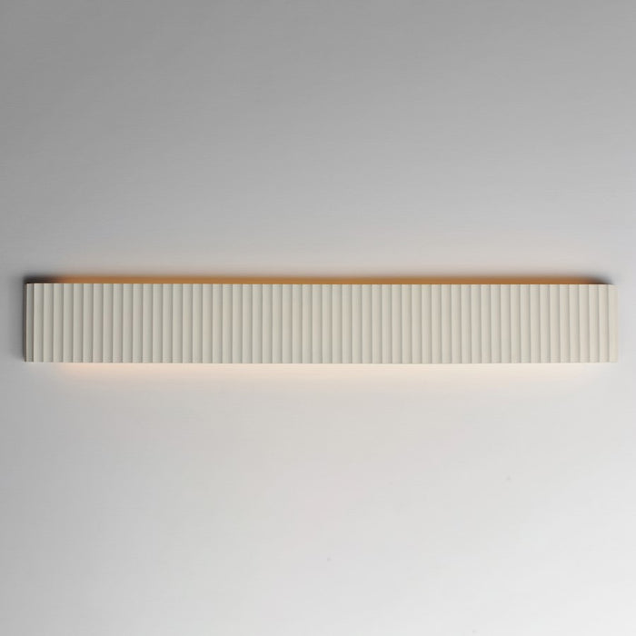 ET2 Lighting Delphi 1 Light 47.5" LED Wall Sconce, Chaulk White