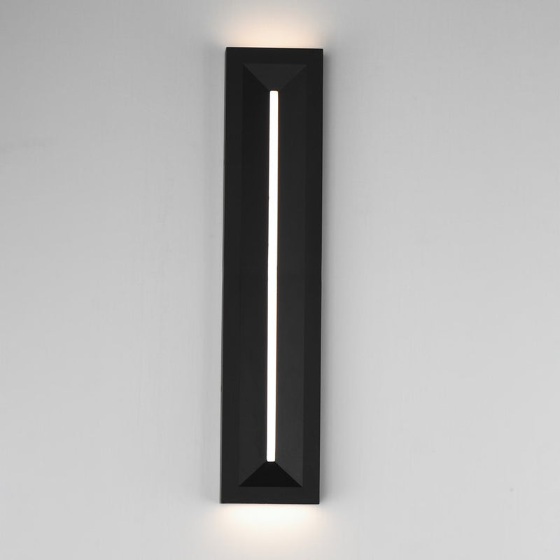 ET2 Lighting Fosso 1 Light 23.5" Outdoor Wall Mount, Black