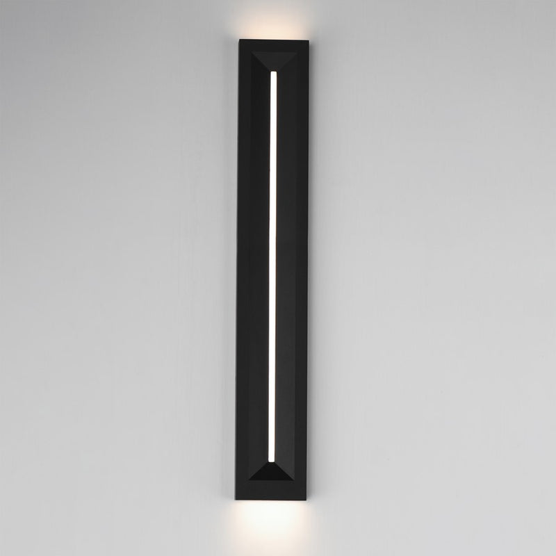 ET2 Lighting Fosso 1 Light 35.5" Outdoor Wall Mount, Black