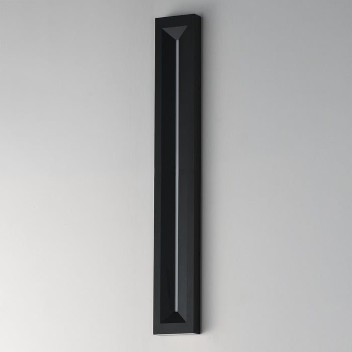 ET2 Lighting Fosso 1 Light 35.5" Outdoor Wall Mount, Black