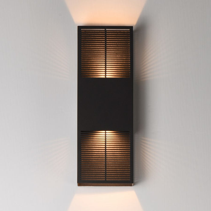 ET2 Lighting Grate 2Lt 18" LED Outdoor Wall Sconce, Bronze