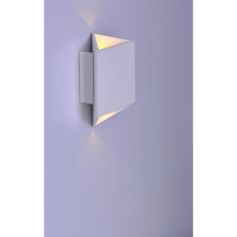 ET2 Lighting 8.5' x 7' Alumilux LED Outdoor Wall Sconce, White