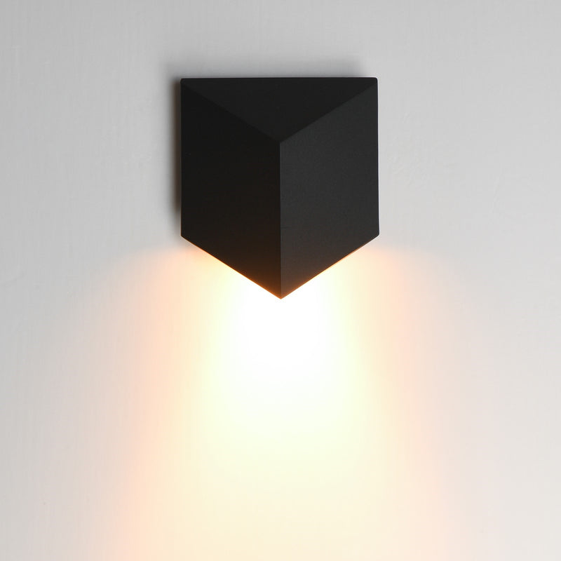 ET2 Fractal 7in 1-Light Outdoor Wall Sconce | Modern Matte Black and Glass | Entryway & Patio | 6.5 x 7.5 x 3.25 in | Model E41561-BK