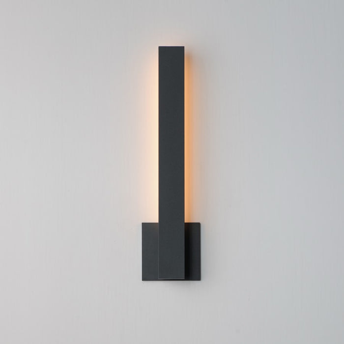 ET2 Lighting Alumilux 1Lt 5CCT 18" LED Outdoor Sconce, Black