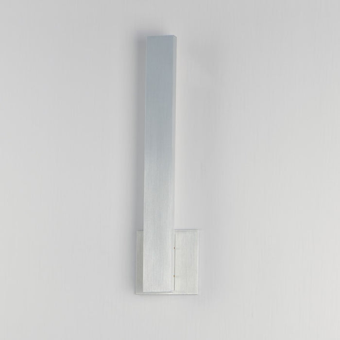 ET2 Lighting Alumilux 1Lt 5CCT 18" LED Outdoor Sconce, Aluminum