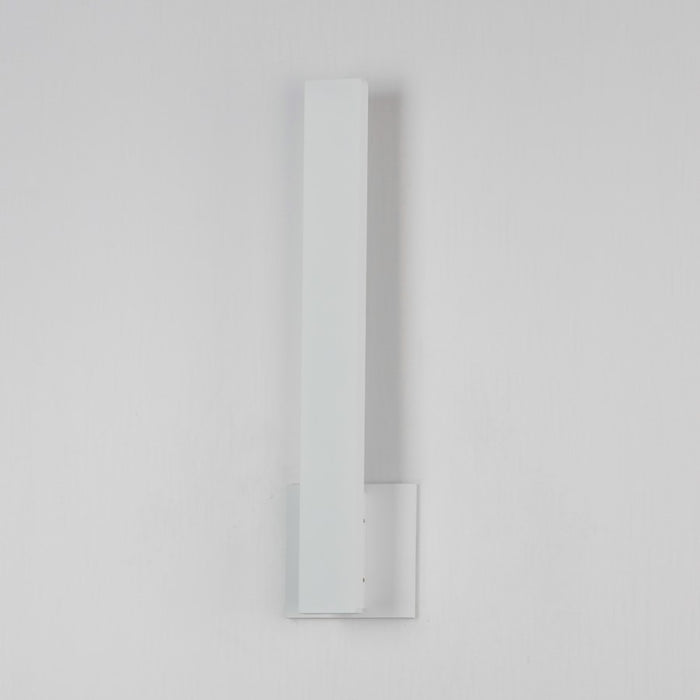 ET2 Lighting Alumilux 1Lt 5CCT 18" LED Outdoor Sconce, White