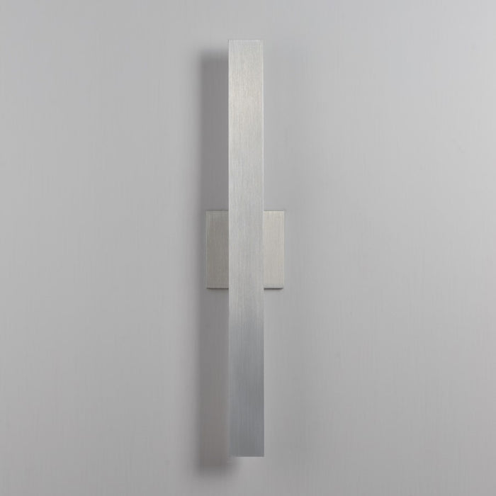 ET2 Lighting Alumilux 2Lt 5CCT 24" LED Outdoor Sconce, Aluminum