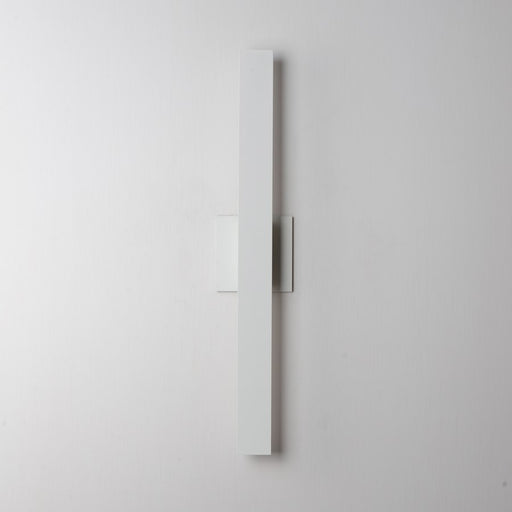 ET2 Lighting Alumilux 2Lt 5CCT 24" LED Outdoor Sconce, White