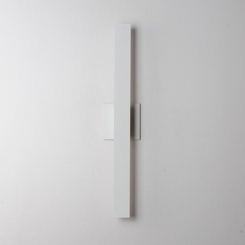 ET2 Lighting Alumilux 2Lt 5CCT 24" LED Outdoor Sconce, White