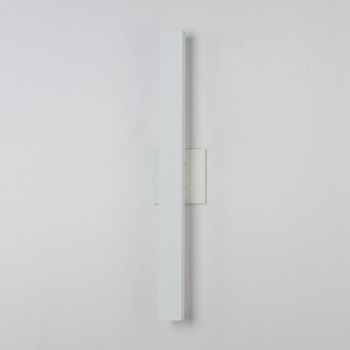 ET2 Lighting Alumilux 2Lt 5CCT 24" LED Outdoor Sconce, White