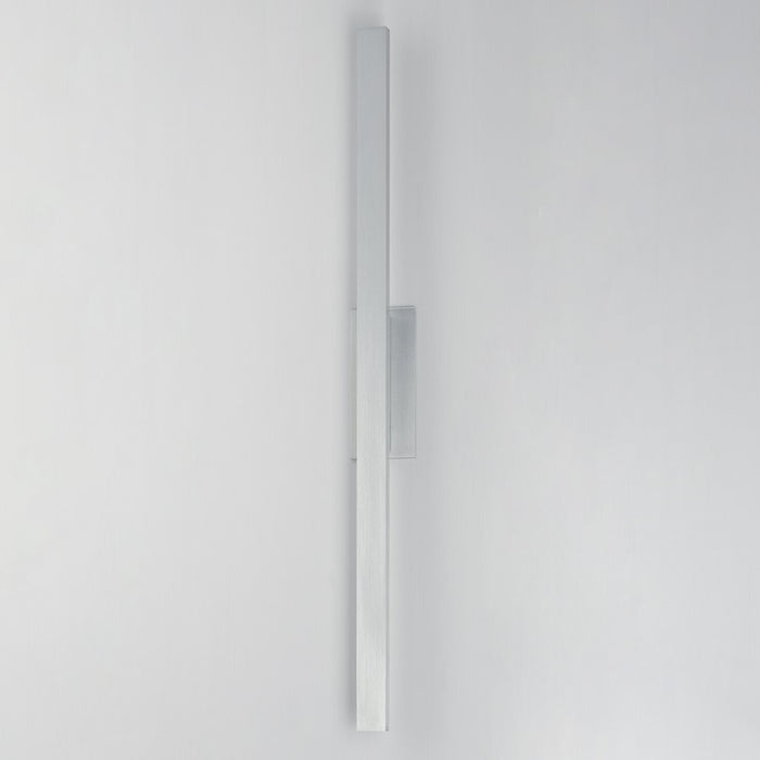 ET2 Lighting Alumilux 2Lt 5CCT 51" LED Outdoor Sconce, Aluminum