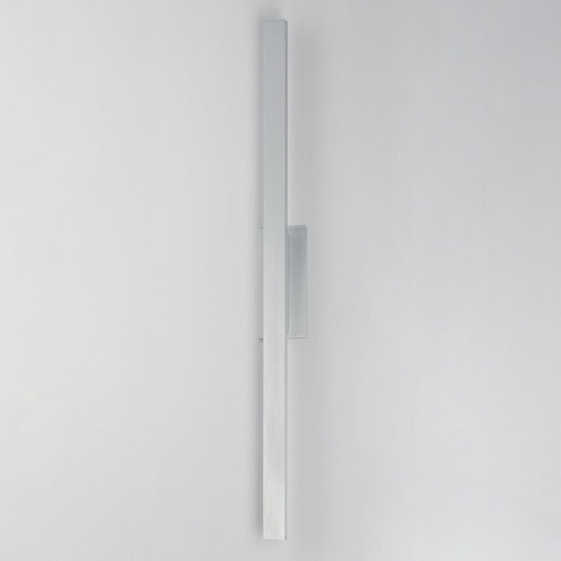 ET2 Lighting Alumilux 2Lt 5CCT 51" LED Outdoor Sconce, Aluminum