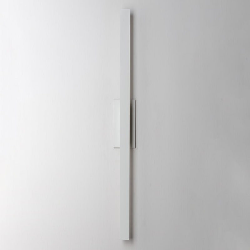 ET2 Lighting Alumilux 2Lt 5CCT 51" LED Outdoor Sconce, White