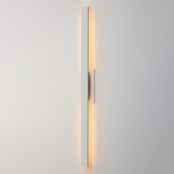 ET2 Lighting Alumilux 2Lt 5CCT 51" LED Outdoor Sconce, White