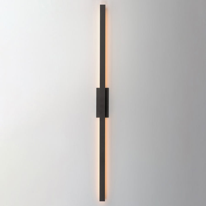 ET2 Lighting Alumilux 2Lt 5CCT 96" LED Outdoor Sconce, Bronze