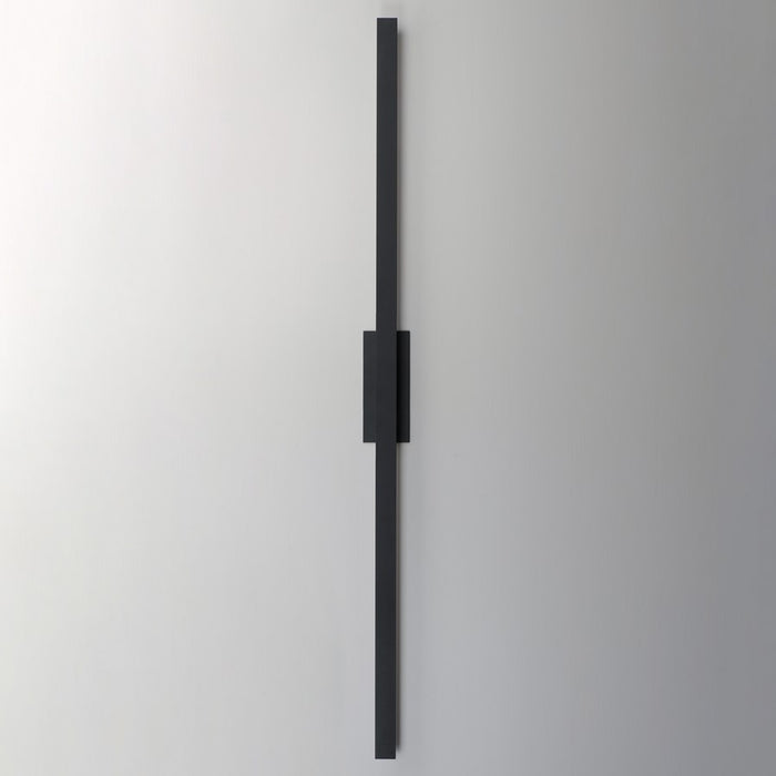 ET2 Lighting Alumilux 2Lt 5CCT 96" LED Outdoor Sconce, Black