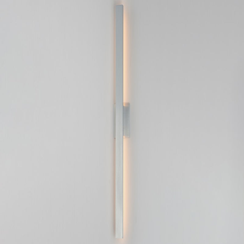 ET2 Lighting Alumilux 2Lt 5CCT 96" LED Outdoor Sconce, Aluminum