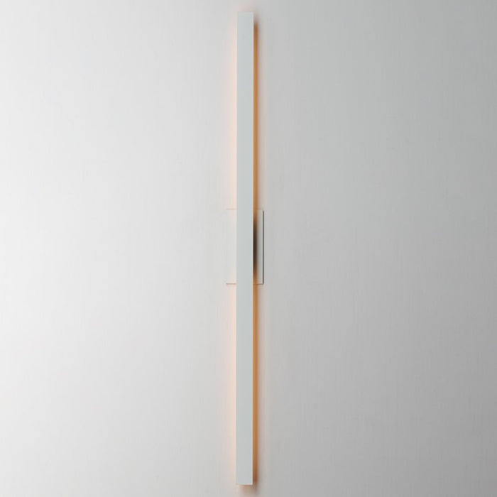 ET2 Lighting Alumilux 2Lt 5CCT 96" LED Outdoor Sconce, White