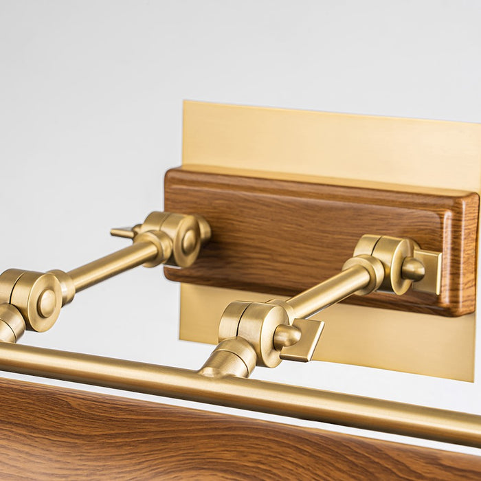Lucas McKearn Winchfield 4Lt Picture Light, Brass/Oak