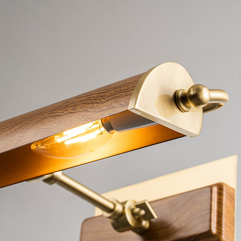 Lucas McKearn Winchfield 2Lt Picture Light, Brass/Oak