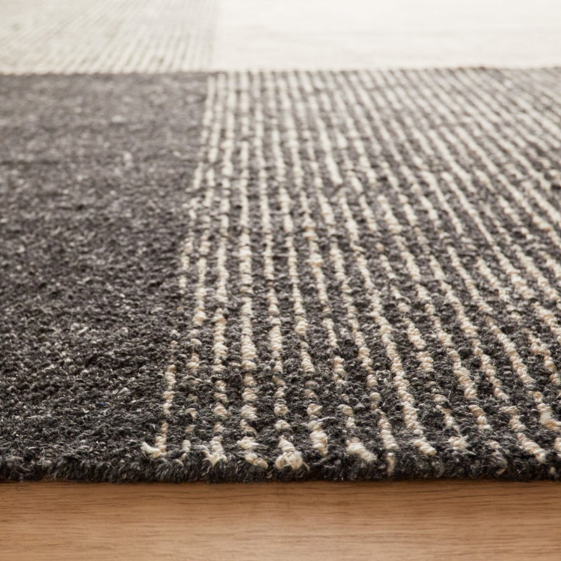 Lavin Rugs N5021 Kali 2'x3' Checker Rug, Grey Ivory/Black/White