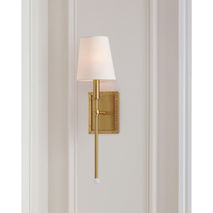 Visual Comfort Studio Baxley 1-Lt Sconce, Burnished/White Linen