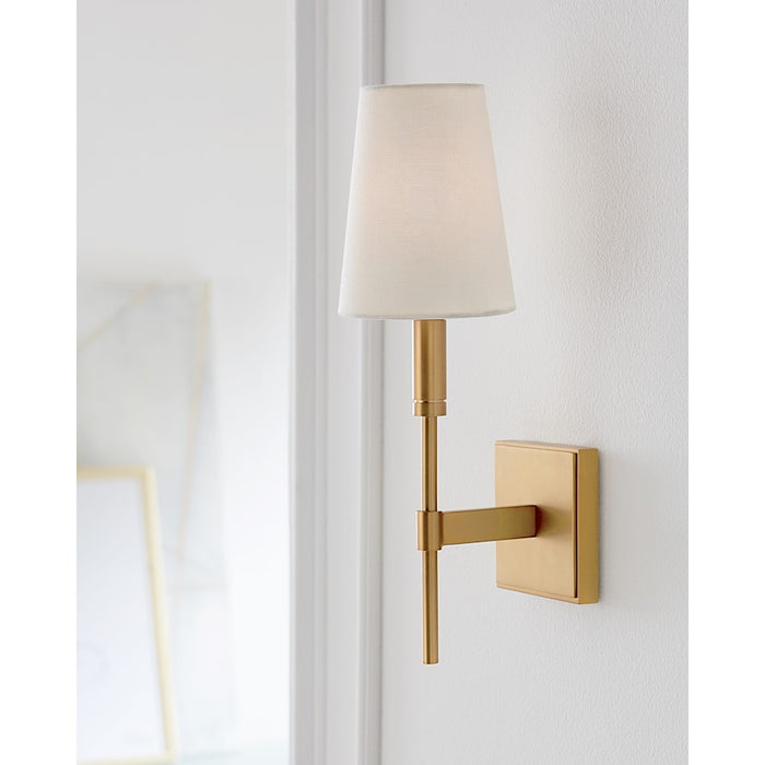 Visual Comfort Studio Beckham Classic 1-Lt Sconce, Brass/White Linen