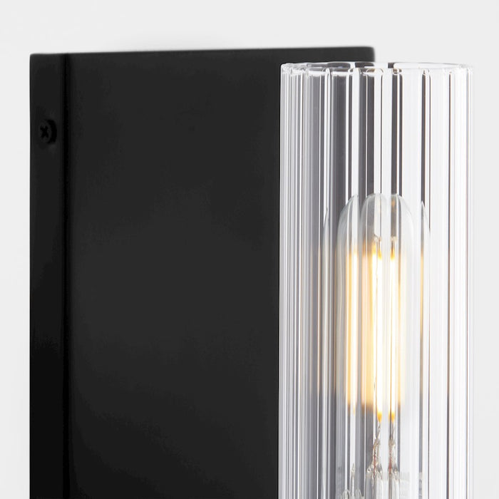 Quorum Kilbey 1Lt Wall Mount, Matte Black/Clear/Fluted