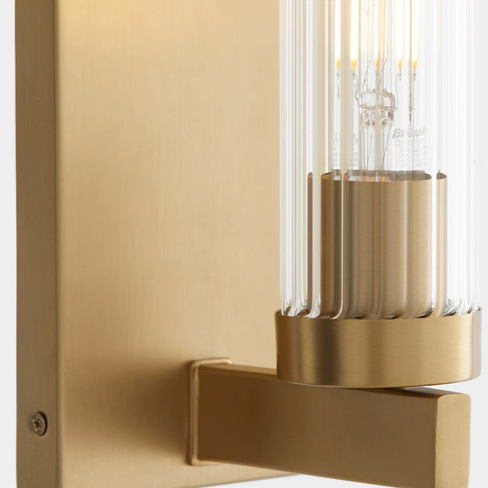 Quorum Kilbey 1Lt Wall Mount, Aged Brass/Clear/Fluted