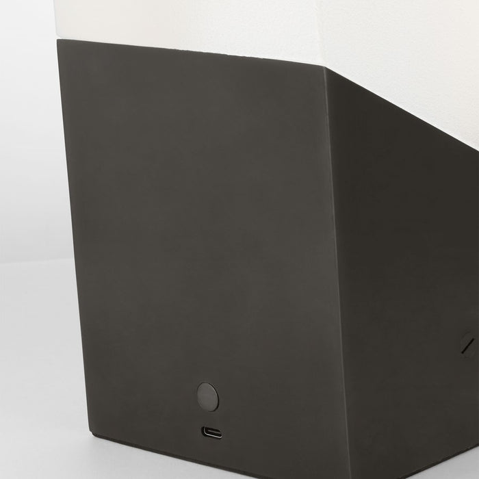 Visual Comfort Modern Pezzo 10" Rechargeable Table Lamp, BZ