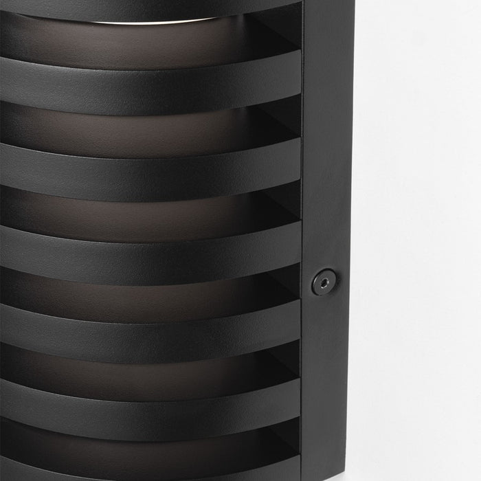 Visual Comfort Modern Quoddy 1 Light 27" Outdoor Sconce, Black