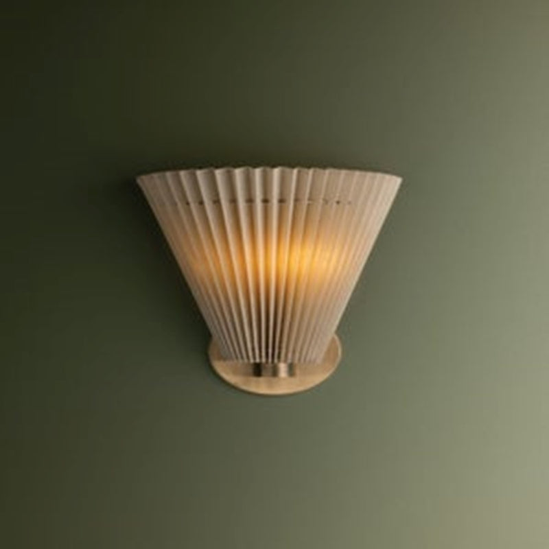 Troy Lighting Dell 1Lt Wall Sconce, Patina Brass/Faux Silk