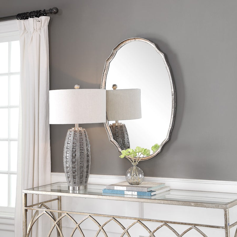 Haus Appeal San Carlo 36x24in Oval Wall Mirror | Silver Hammered Metal & Iron | Entryway & Living Room Accent |  1.25in Bevel | Model W00447